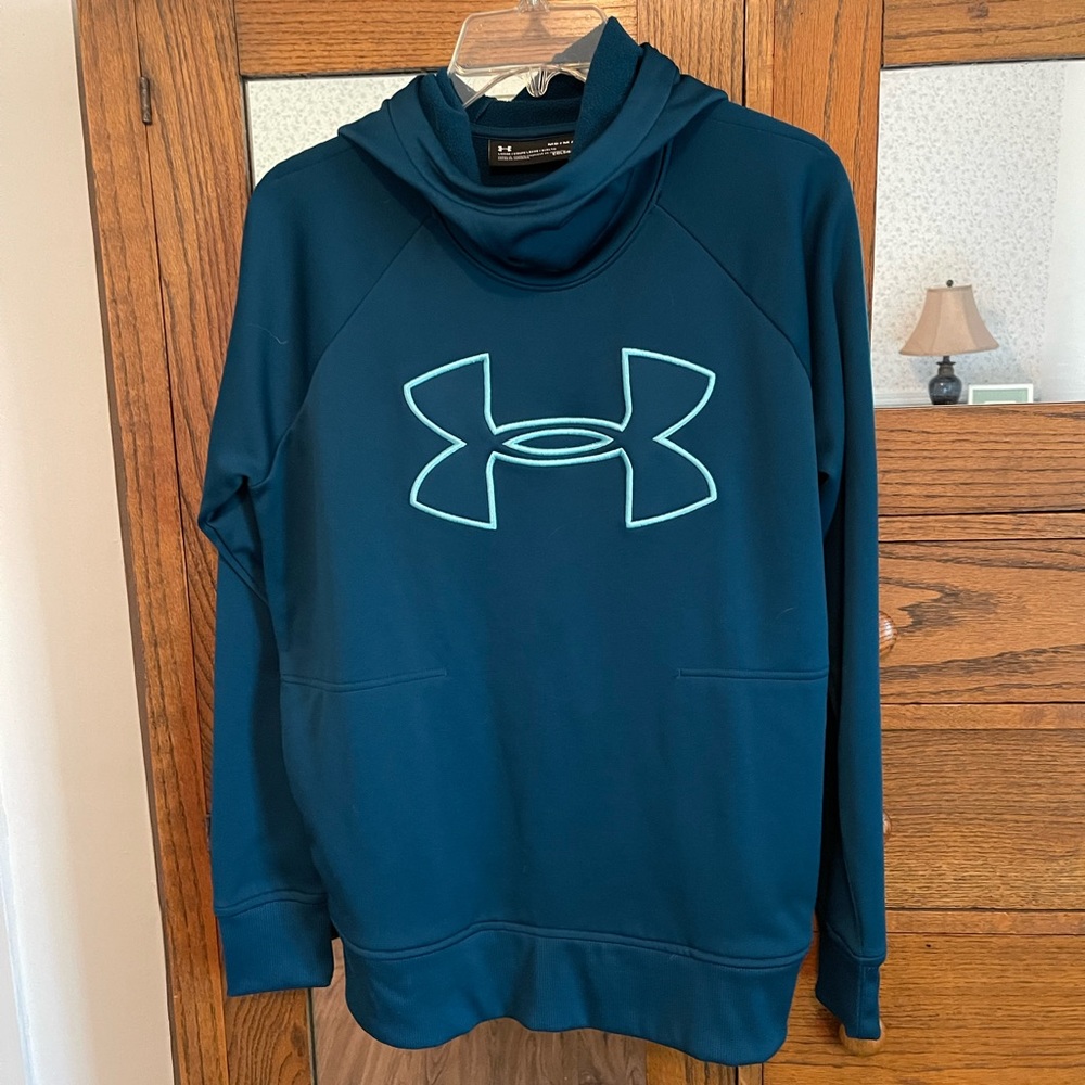 M Under Armour Hooded LS Top